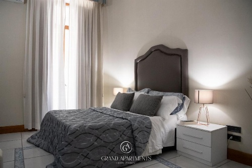 Grandapartments via Duomo Napoli image 17