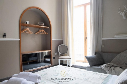 Grandapartments via Duomo Napoli image 21