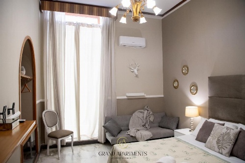 Grandapartments via Duomo Napoli image 25